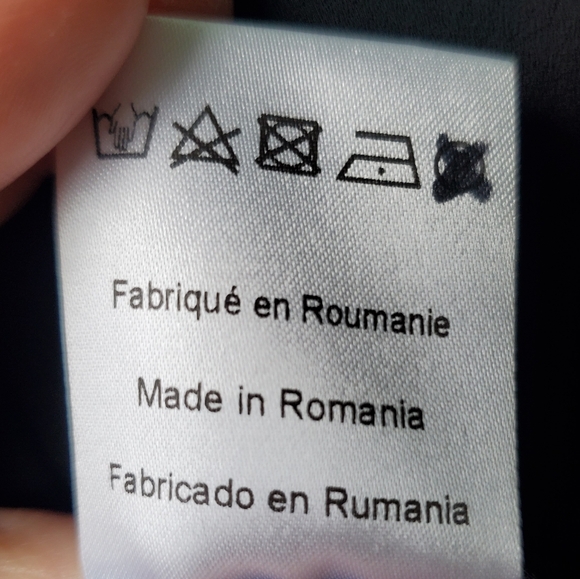 NWT Sandro Black Bow Front Gold Buttons Wool Short Pencil Skirt Size US6/FR2 - Picture 8 of 10